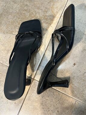 Women's Black Kitten Heel Flip Flops